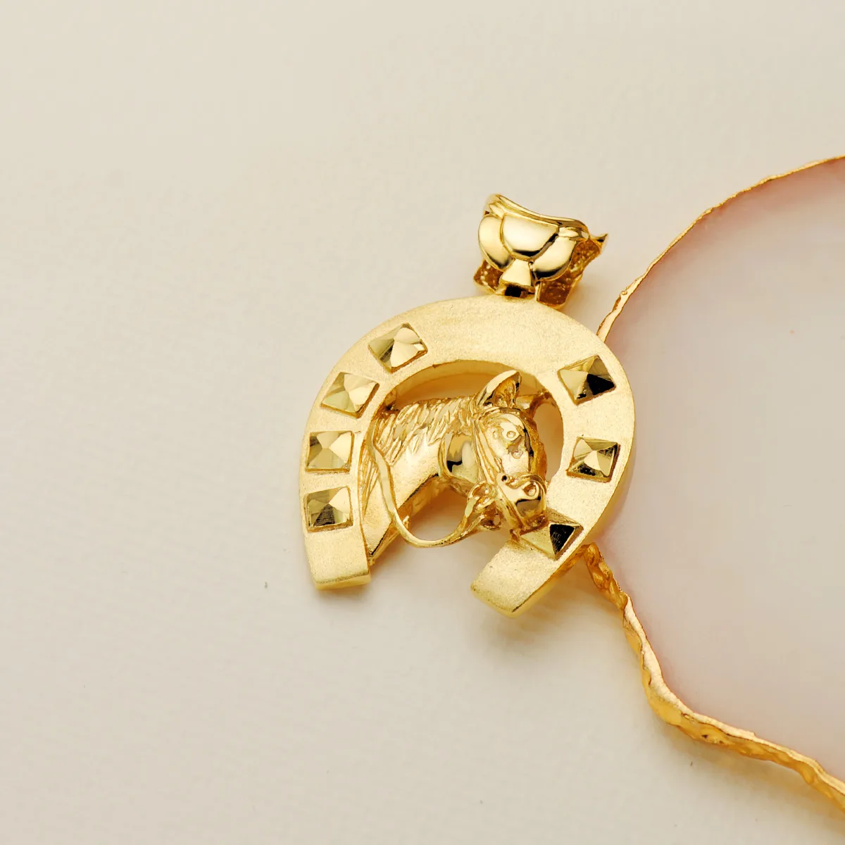 18K COLGANTE ORO AMARILLO HERRADURA CON CABALLO 36X32 MM — vista 3