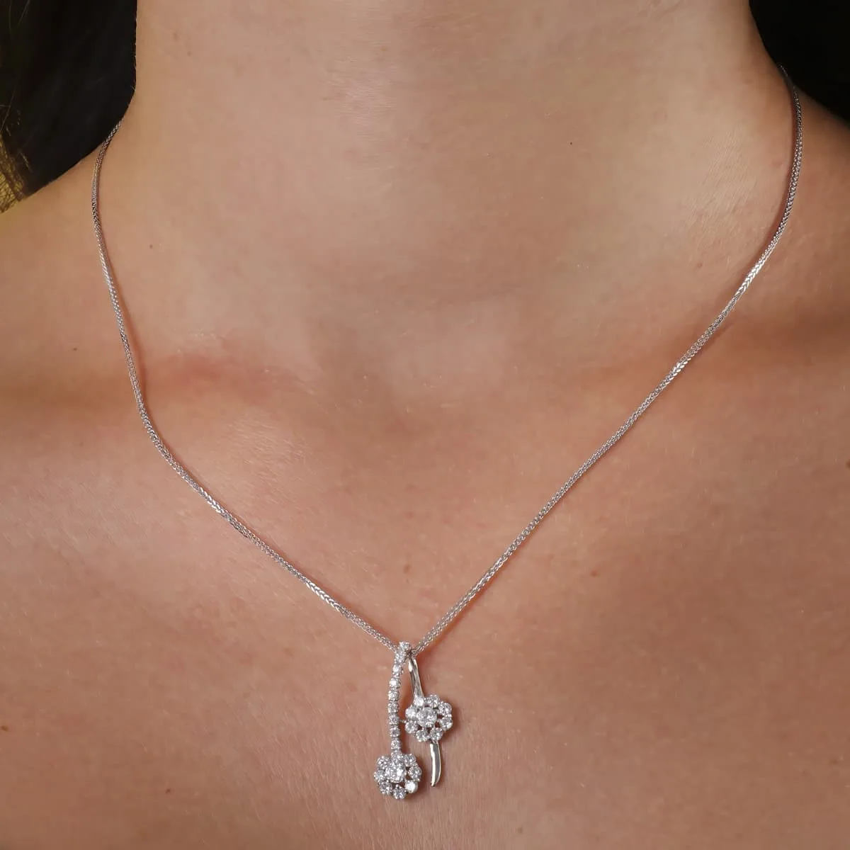 18K GARGANTILLA 45CM ORO BLANCO JUEGO DE NOVIA CIRCONITA MOTIVO 26X14 MM — vista 2