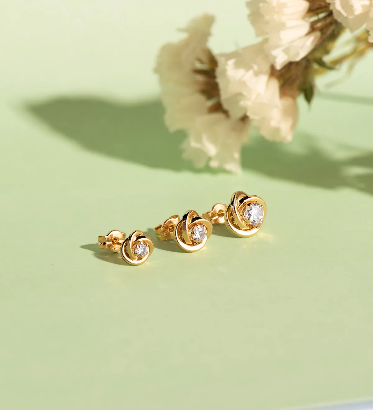 18K PENDIENTES ORO AMARILLO NUDO CON CIRCONITA. MEDIDA: 6X6 MM. CIERRE PRESION — vista 3