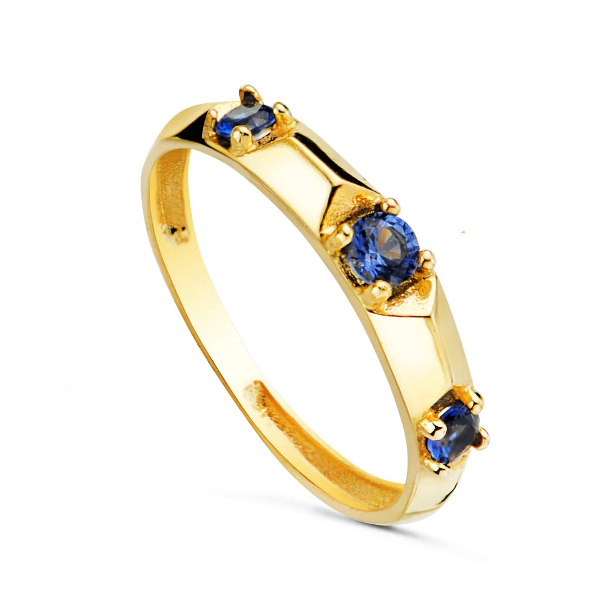 18K SORTIJA ORO AMARILLO CON TRES PIEDRAS COLOR AZUL EN 4 GARRAS. ANCHO: 3MM