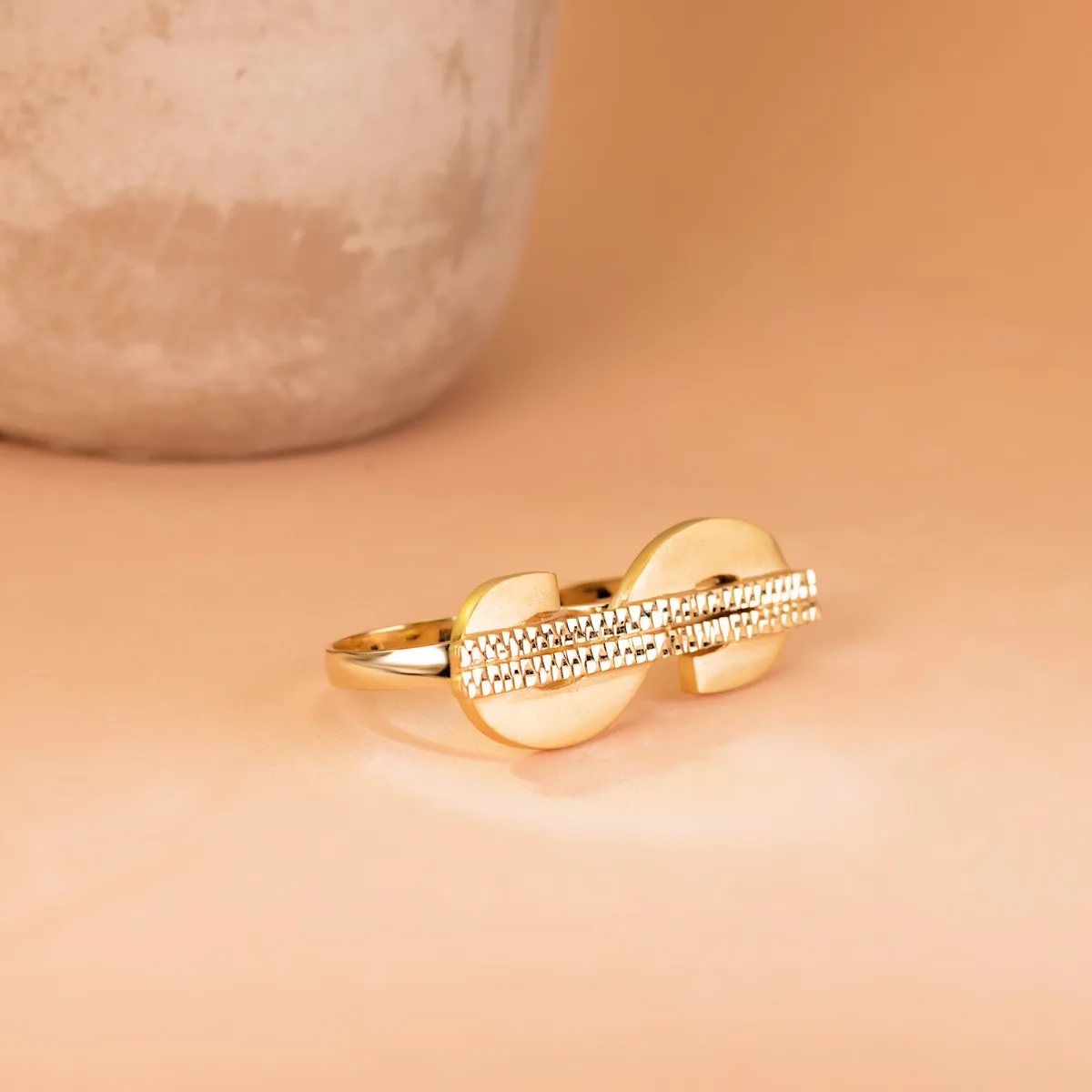 18K SELLO ORO AMARILLO SIMBOLO DOLAR TALLADO DOS CUERPOS 50X17 MM — vista 2