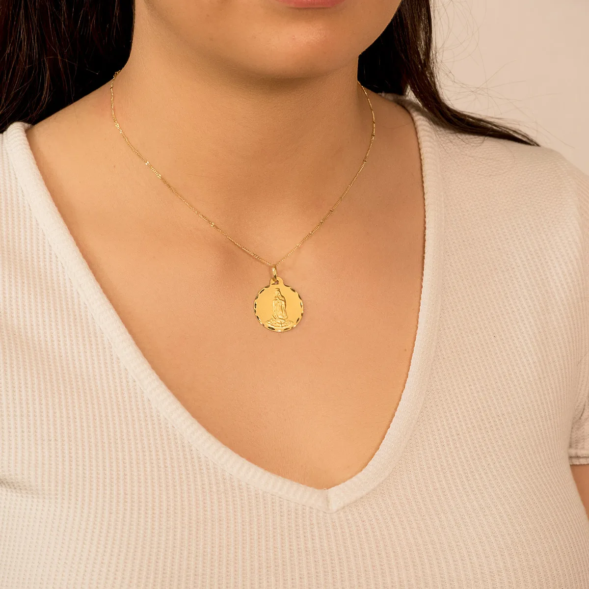 18K MEDALLA ORO AMARILLO VIRGEN DE GUADALUPE TALLADA 22 MM — vista 3
