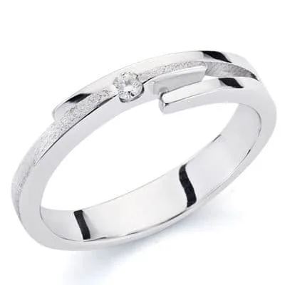18K SORTIJA ORO BLANCO DIAMANTE  0.046 QTS. ANCHO: 4MM