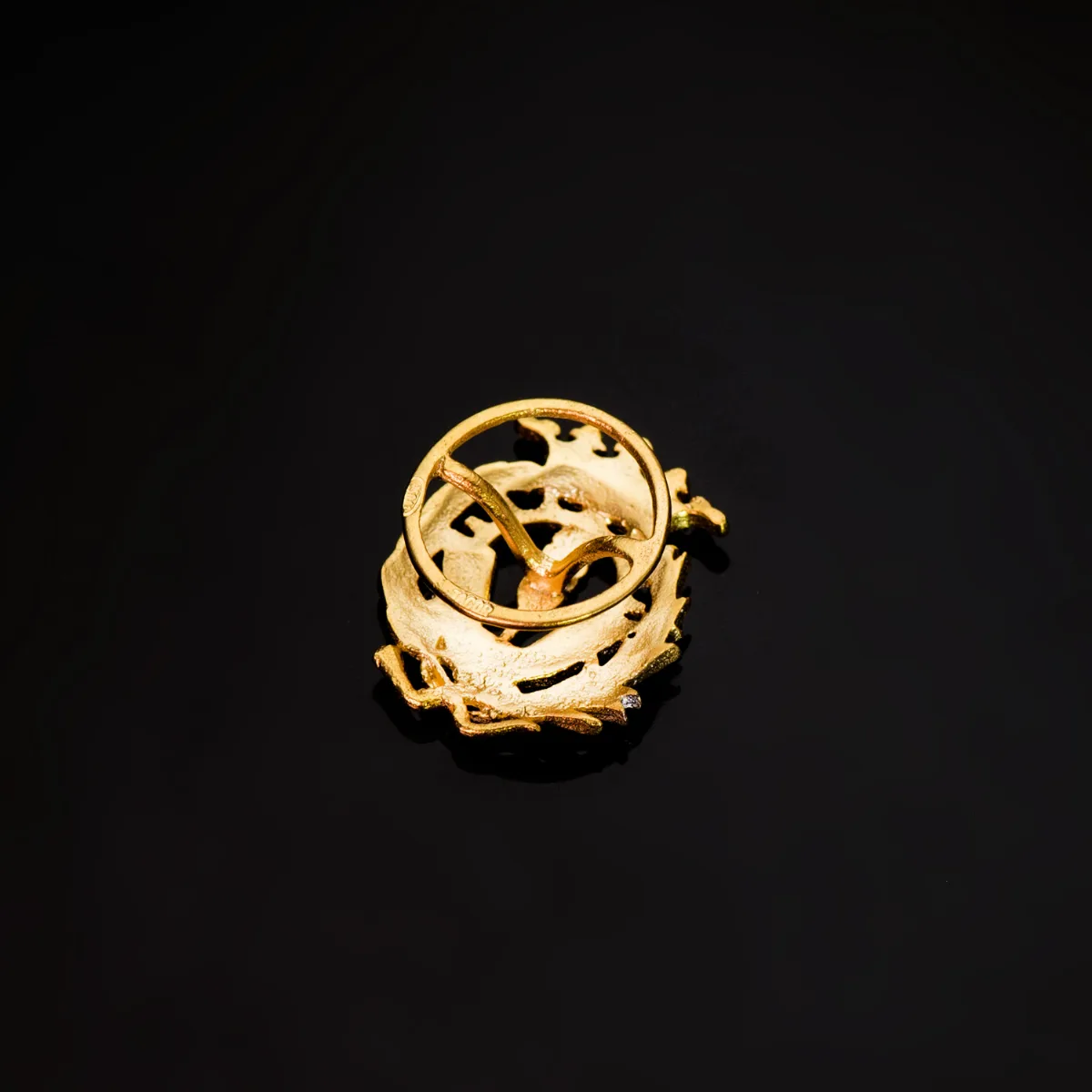 18K INSIGNIA ORO AMARILLO CIENCIAS POLITICAS Y ECONOMICAS 18 X 14 MM — vista 3