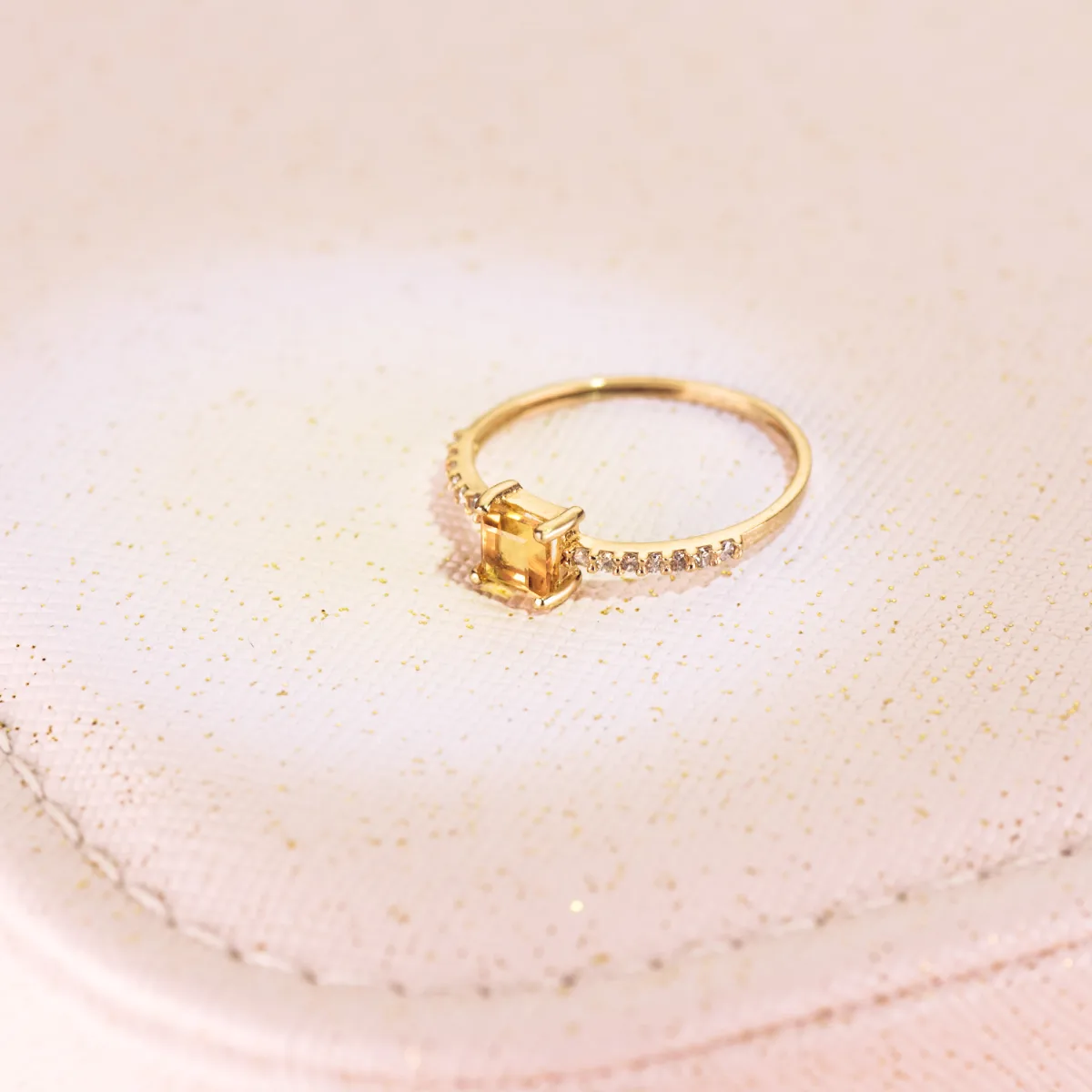 18K SORTIJA ORO AMARILLO 14 DIAMANTES 0.070QTS. G-VS2. CITRINO 4X4MM CUERPO 1 MM — vista 2