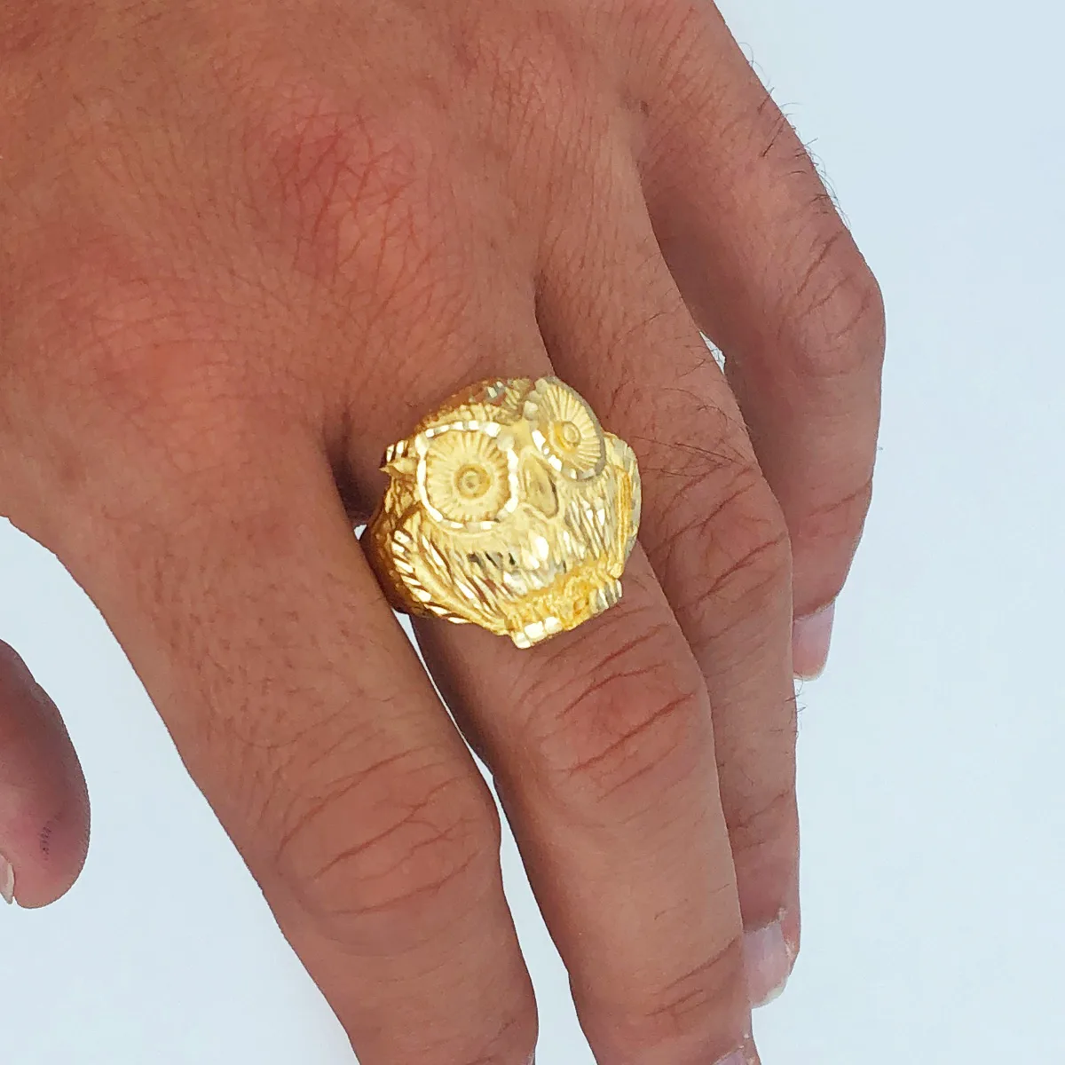 18K SELLO ORO AMARILLO MACIZO CABEZA DE BUHO TALLADO 22X22 MM — vista 2