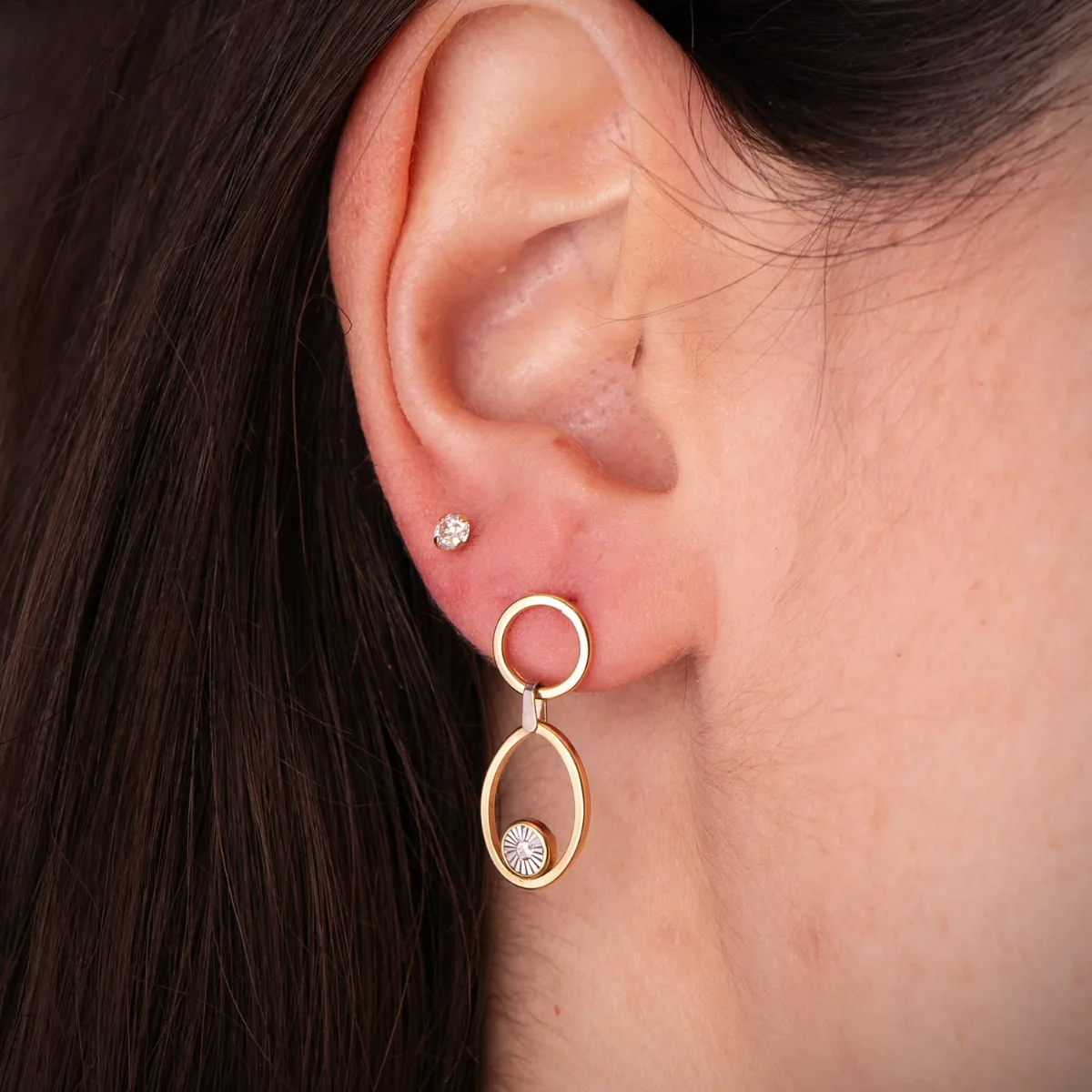 18K PENDIENTES ORO BICOLOR LARGOS DOS AROS CON CIRCONITAS. MEDIDA: 23 X 10 MM. CIERRE PRESION — vista 2
