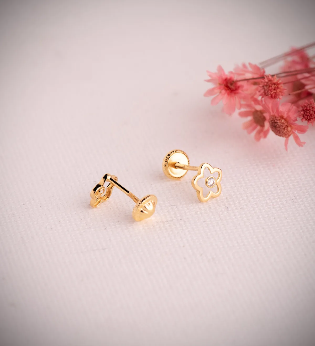 18K PENDIENTES ORO AMARILLO FLOR CALADA CON CIRCONITAS. MEDIDA: 6 X 6 MM. CIERRE TUERCA — vista 2