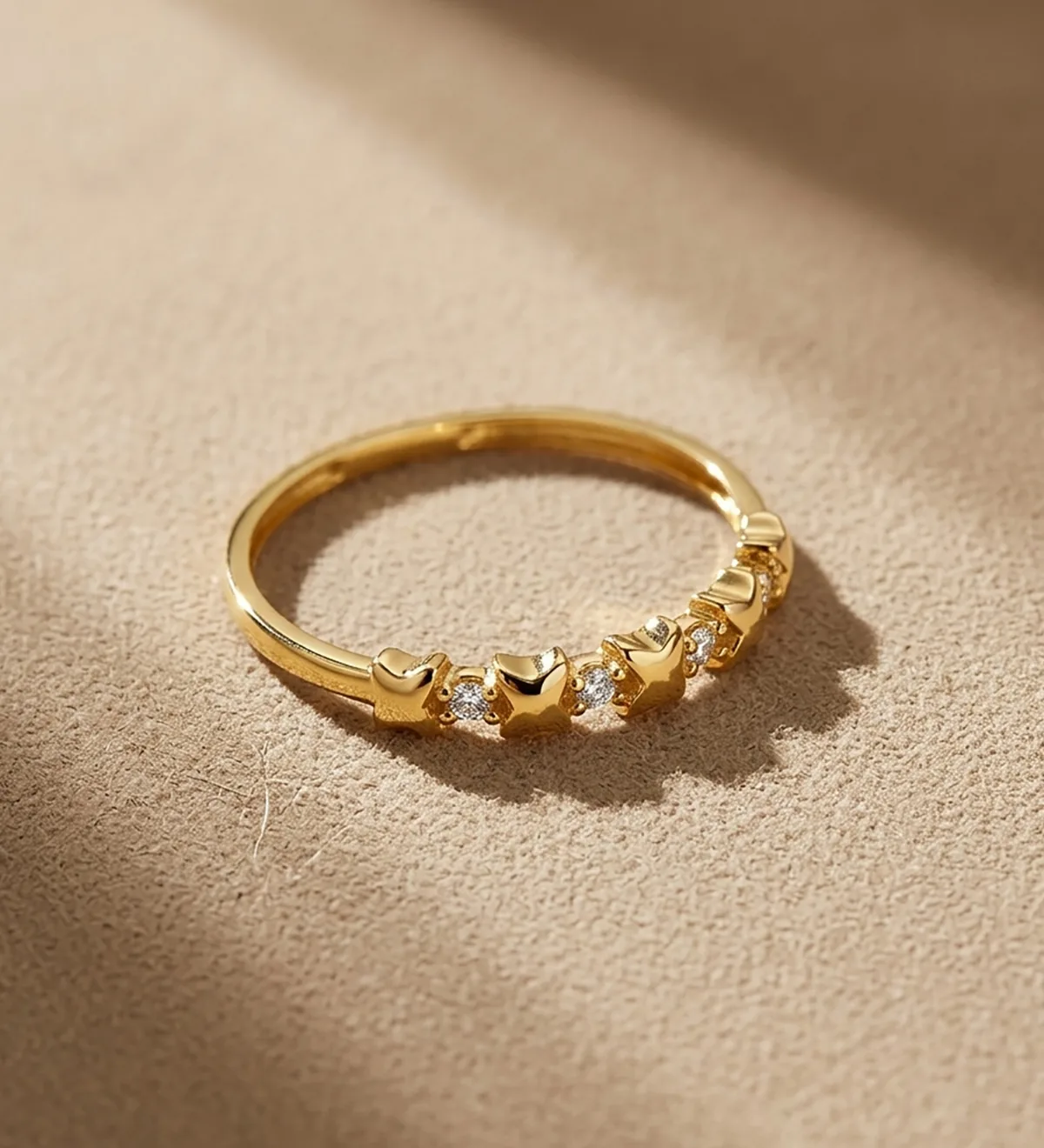 18K SORTIJA ORO AMARILLO ESTRELLITAS CON 4 CIRCONITAS. ANCHO: 2,3 MM — vista 2