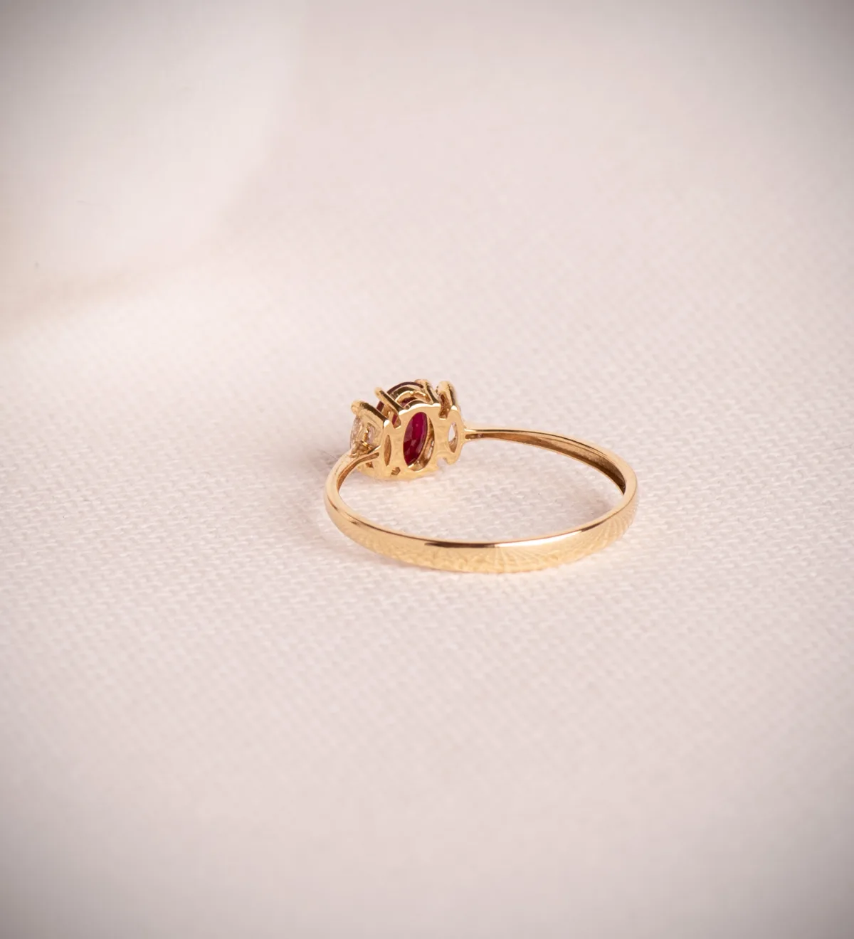 18K SORTIJA ORO AMARILLO RUBI FINO 6X4 MM 0,55 QT Y DIAMANTES LABORATORIO 0,134QT. E - VS2 — vista 2