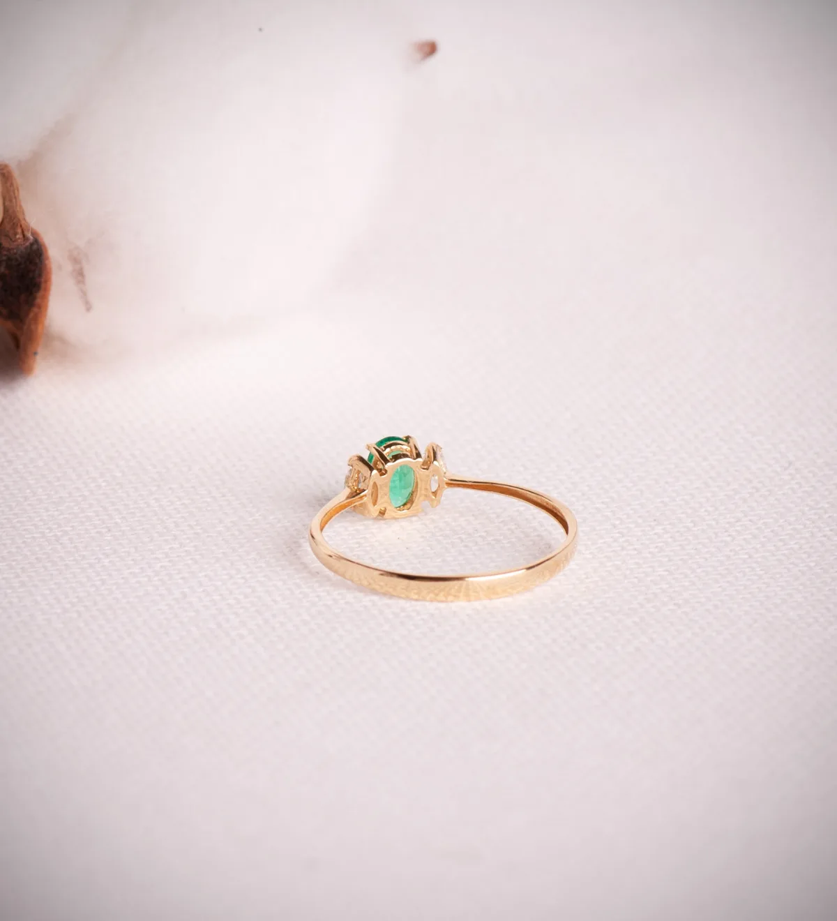 18K SORTIJA ORO AMARILLO ESMERALDA RECRISTALIZADA 6X4 MM 0,40 QT Y DIAMANTES LABORATORIO 0,134QT. E - VS2 — vista 2