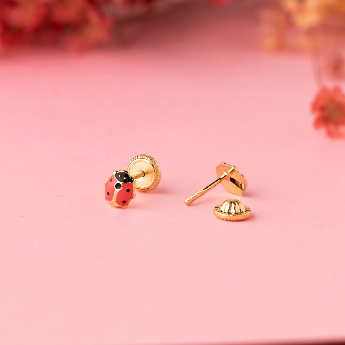 18K PENDIENTES ORO AMARILLO MARIQUITA ESMALTE ROSA 5 X 4,5 MM. CIERRE TUERCA — vista 2
