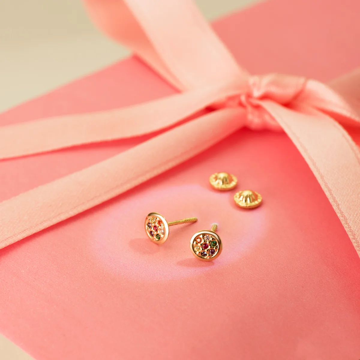 18K PENDIENTES ORO AMARILLO REDONDOS CON CIRCONITA COLORES 5,5 MM CIERRE TUERCA — vista 2