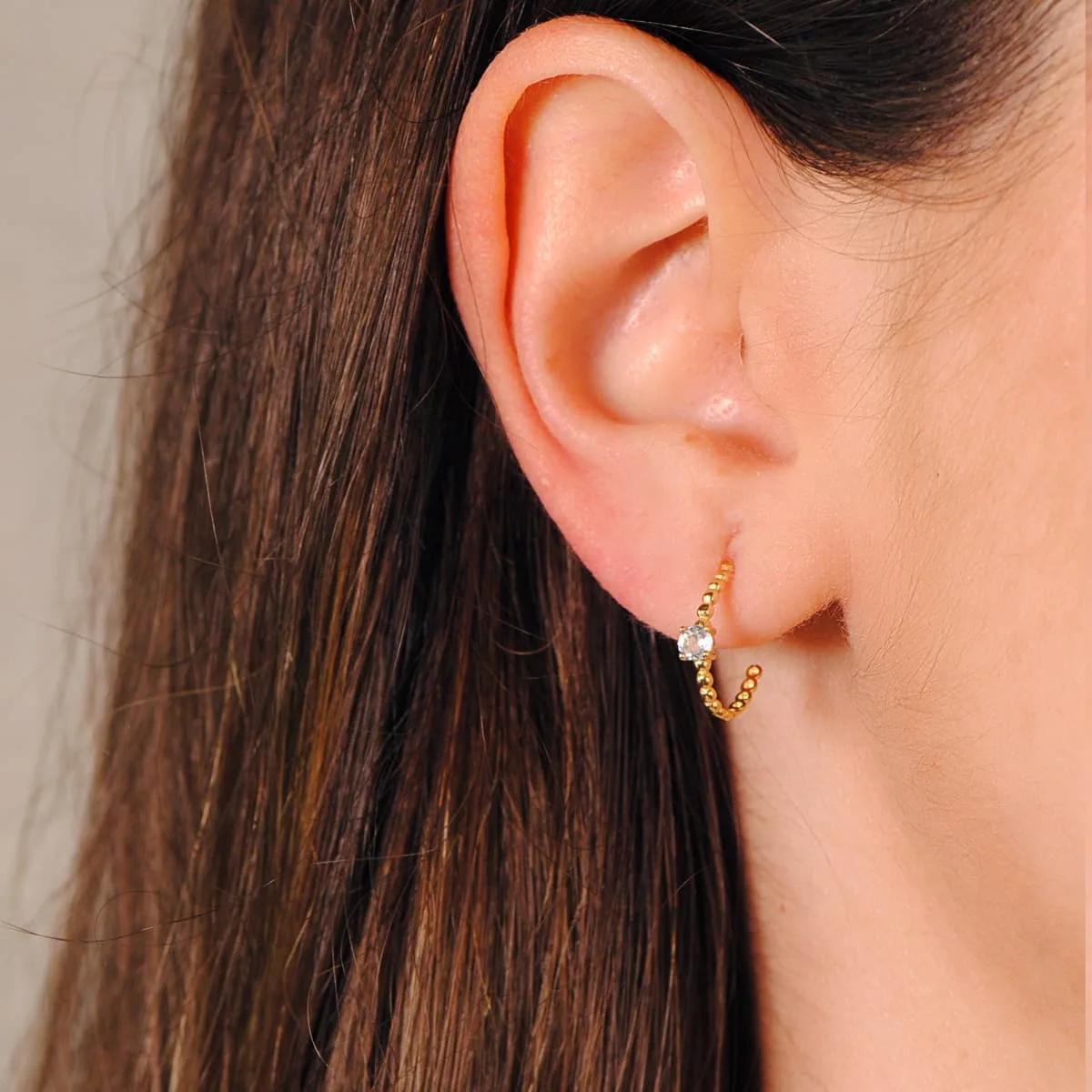 18K PENDIENTES ORO AMARILLO MEDIO ARO BOLITAS CON AGUAMARINA 13X3MM CIERRE PRESION — vista 2