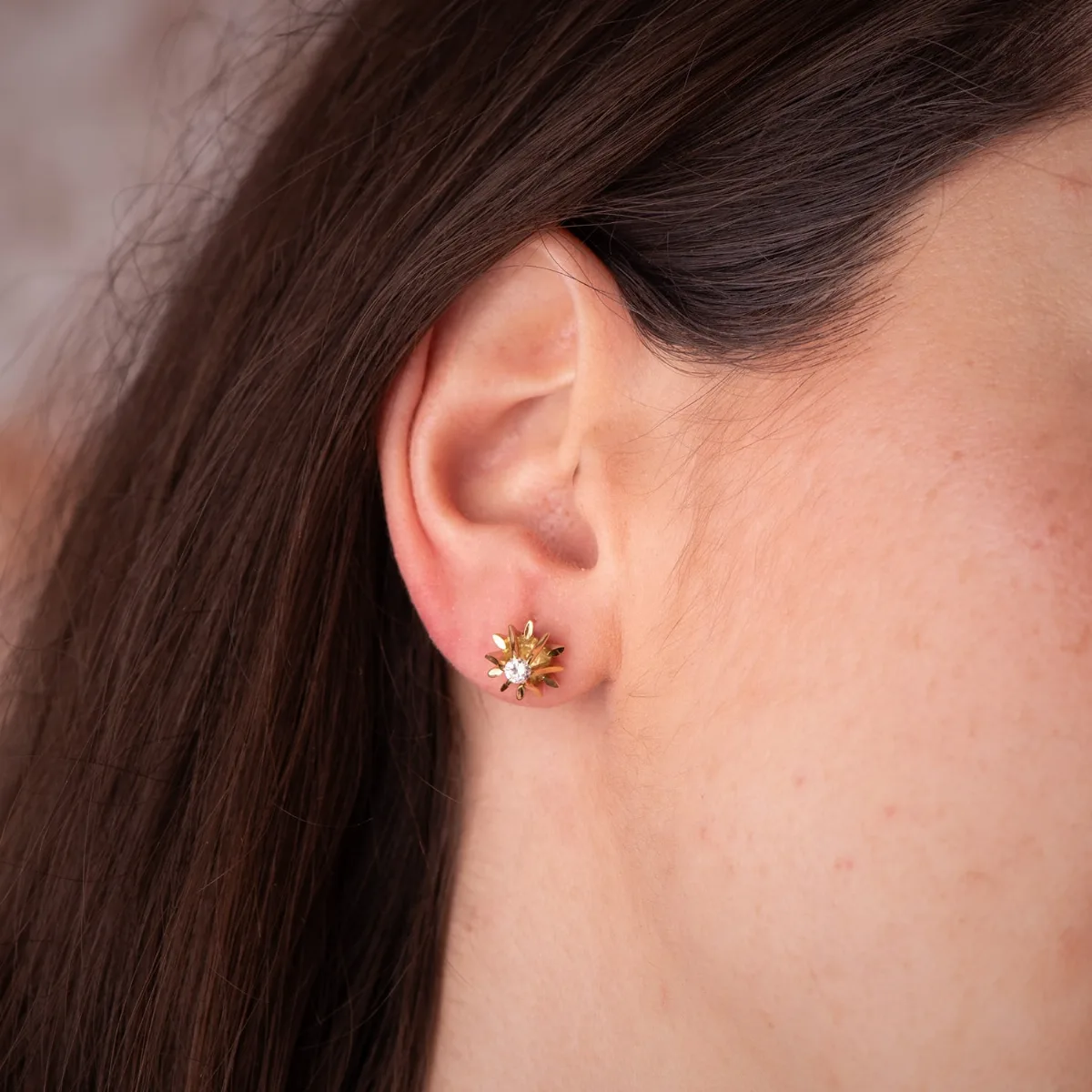 18K PENDIENTES ORO AMARILLO MACIZOS 2 DIAMANTES NATURALES 0,200 QTES SI-H. MEDIDA: 9X9MM. CIERRE PRESION — vista 2