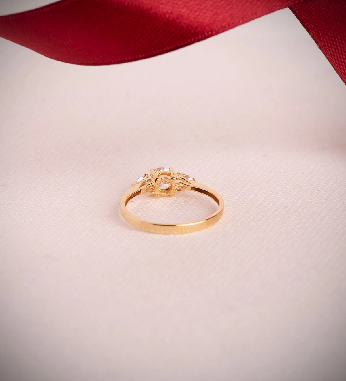 18K SORTIJA ORO AMARILLO DIAMANTES LABORATORIO TALLA PERA Y TALLA BRILLANTE 5 MM. 0,79 QT. VS2 - E — vista 3