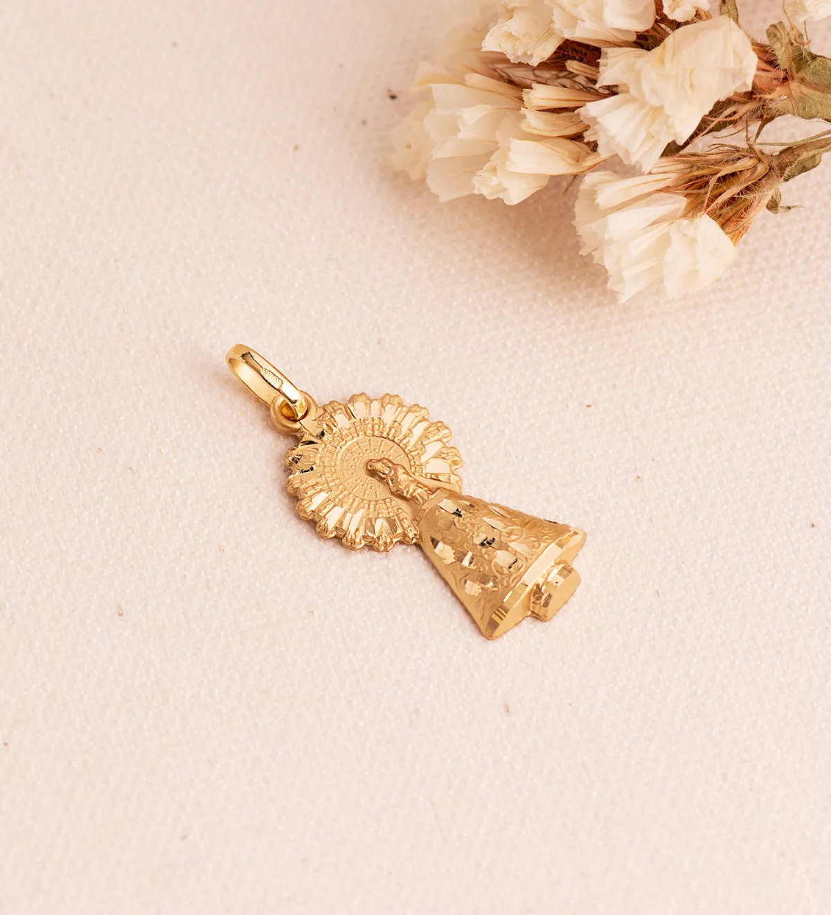 18K MEDALLA ORO AMARILLO VIRGEN DEL PILAR SILUETA TALLADA 26 MM — vista 2
