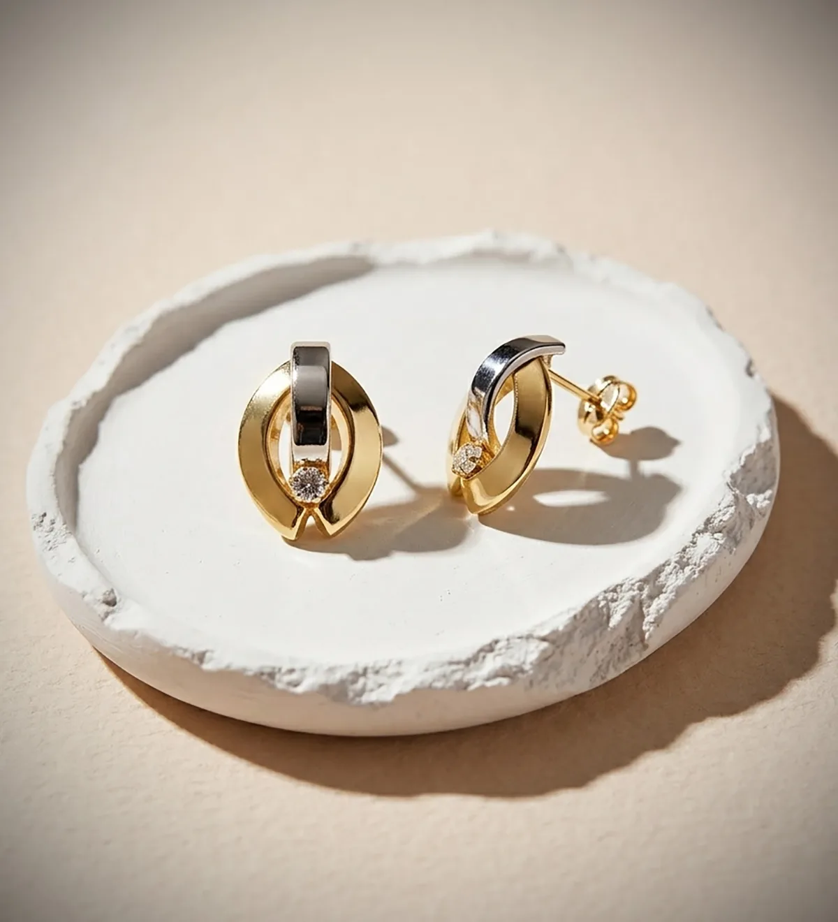 18K PENDIENTES ORO BICOLOR BANDAS Y CIRCONITA 14X9 MM CIERRE PRESION — vista 2