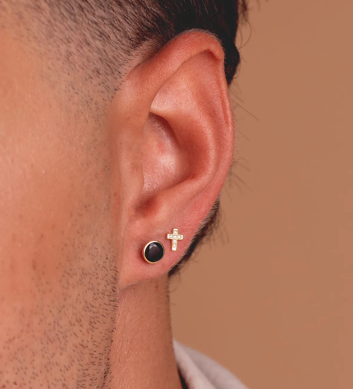 18K PENDIENTES ORO AMARILLO CRUZ CON CIRCONITA 6,5 X 5 MM  CIERRE PRESION — vista 2