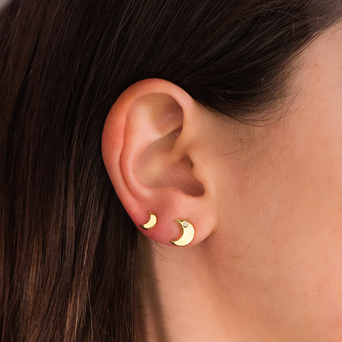 18K PENDIENTES ORO AMARILLO MEDIA LUNA 6.5X 5 MM CIERRE PRESION — vista 2