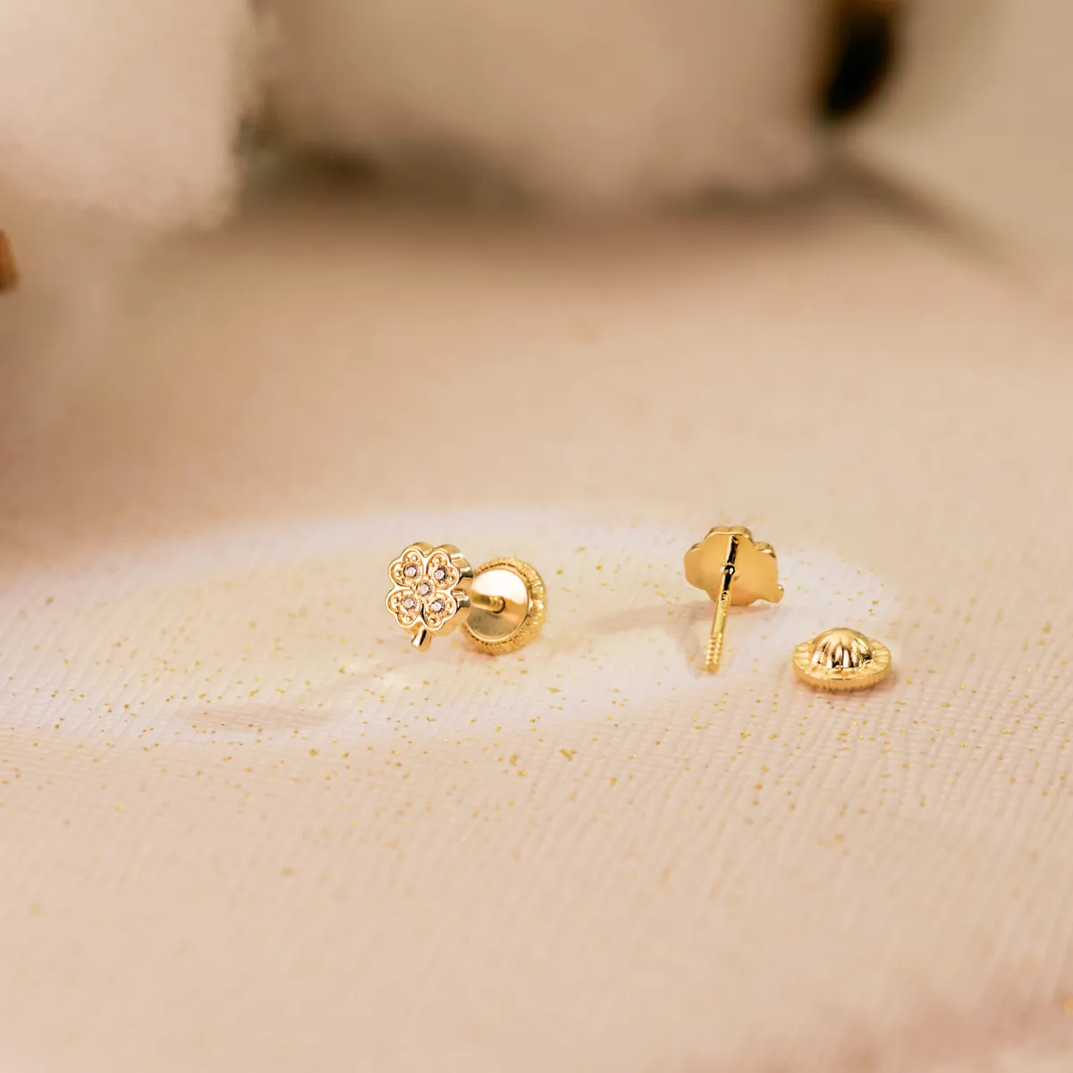 18K PENDIENTES ORO AMARILLO CUATREBOL CON CIRCONITAS. 5,5 X 4,5 MM CIERRE TUERCA — vista 2