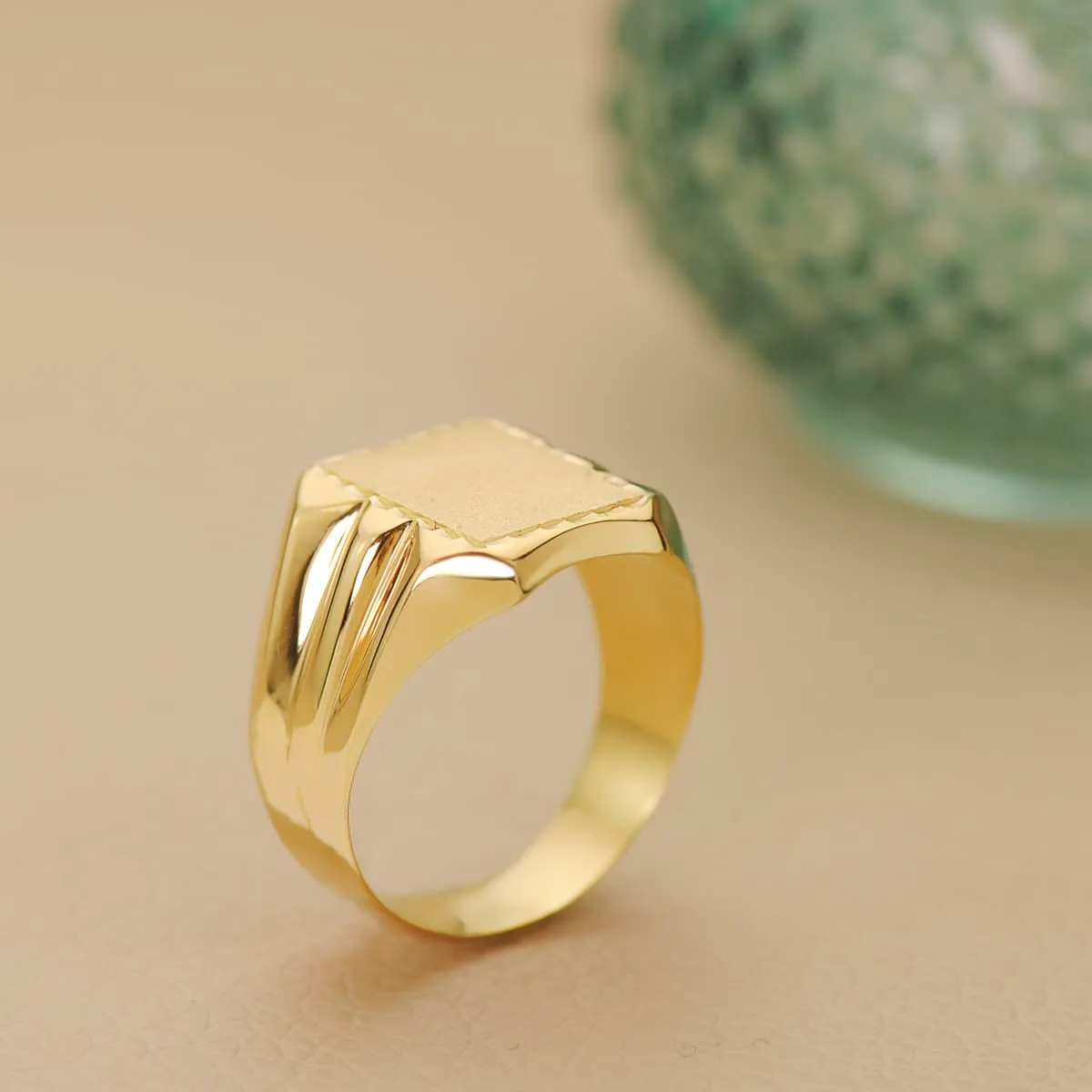 18K SELLO ORO AMARILLO HUECO CABALLERO RECTANGULAR TALLADO. ZONA GRABADO: 12X10 MM — vista 2