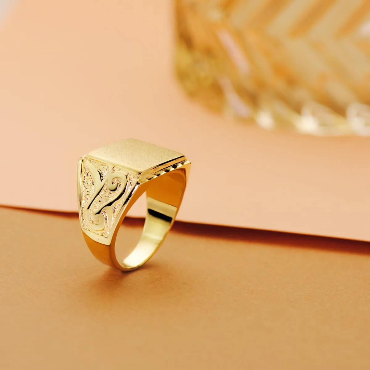 18K SELLO ORO AMARILLO CABALLERO MACIZO TALLADO ZONA GRABADO: 14X14 MM — vista 3