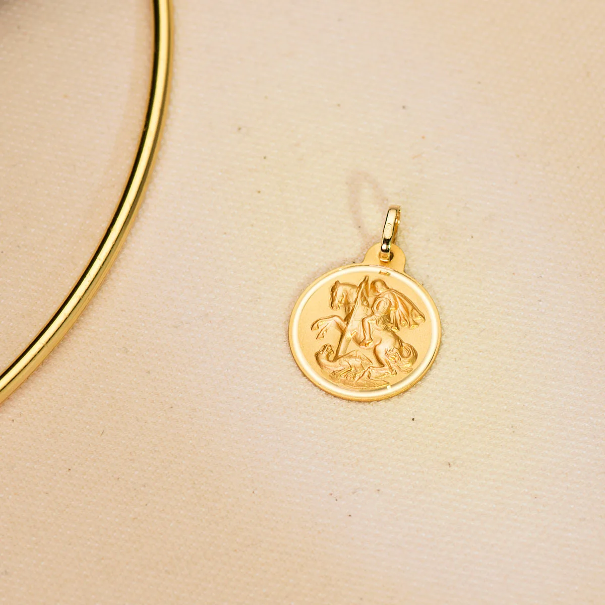 18K MEDALLA ORO AMARILLO SAN JORGE BISEL 22 MM — vista 3