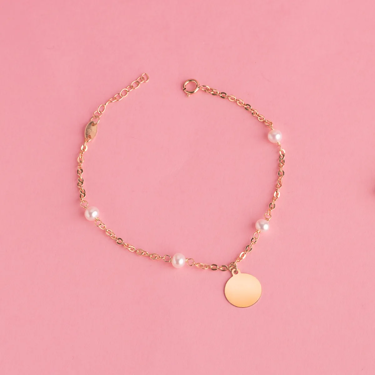 18K PULSERA ORO AMARILLO CON PERLAS 3.5MM Y PLACA CHAPA REDONDA 10MM. LARGO: 15 2CM — vista 2