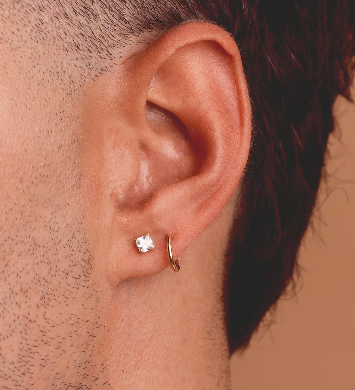 18K PENDIENTES ORO AMARILLO CIRCONITA CUADRADA CON 4 GARRAS. ANCHO: 3,5MM. CIERRE TUERCA — vista 3