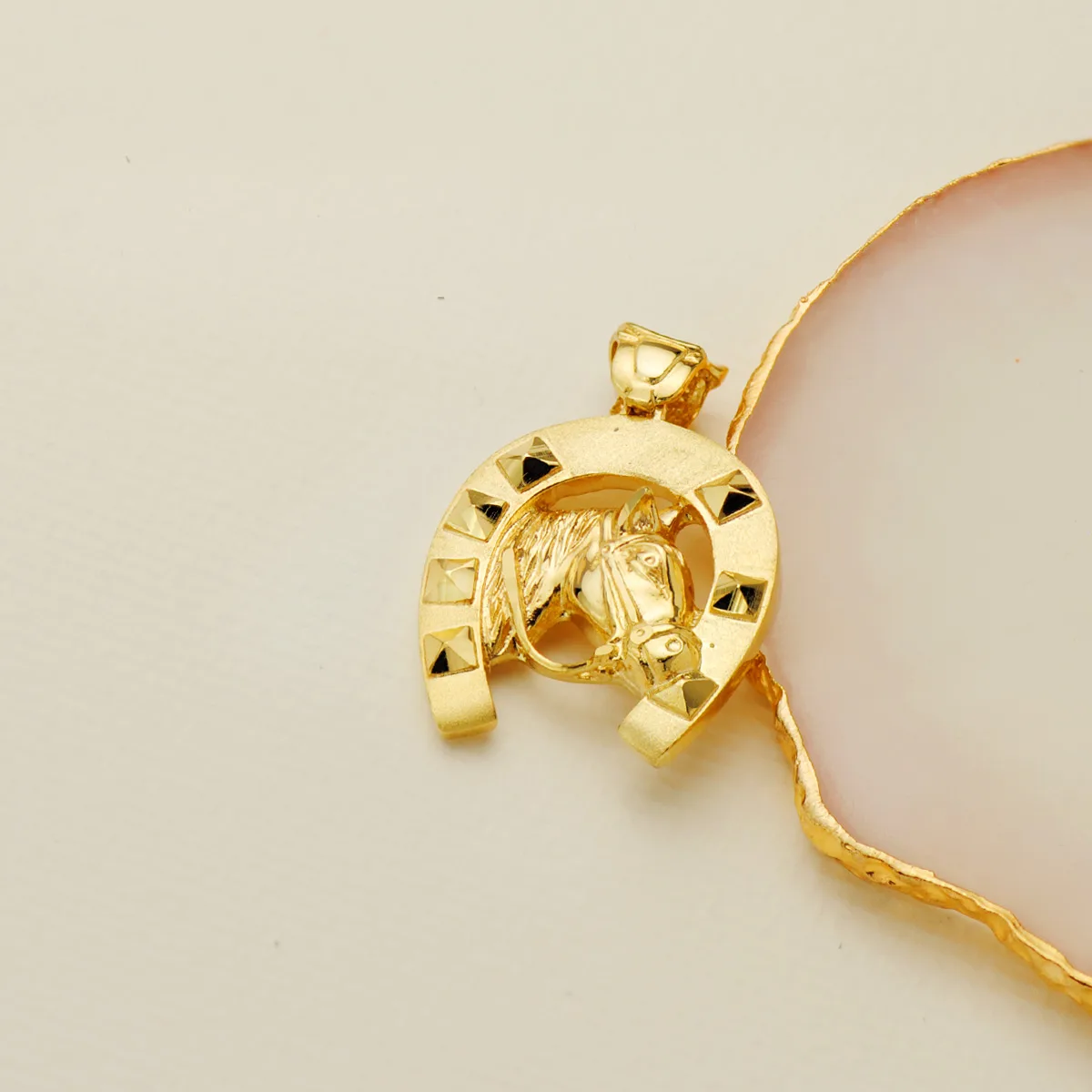 18K COLGANTE ORO AMARILLO HERRADURA CON CABALLO 29X27 MM — vista 3