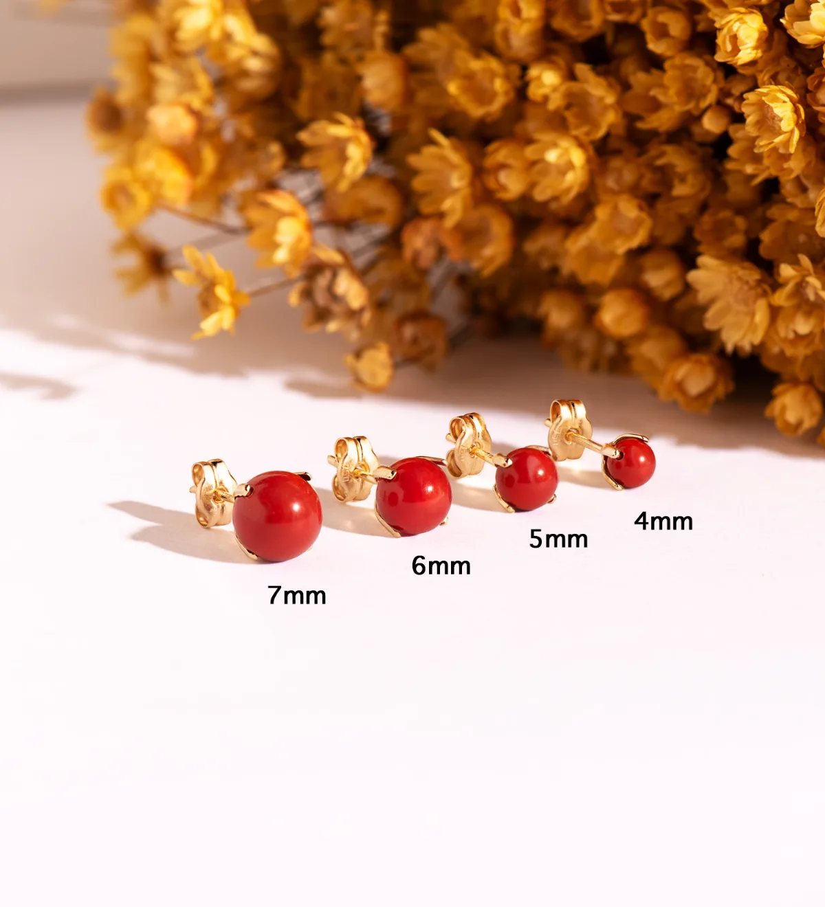 18K PENDIENTES ORO AMARILLO CORAL CON 4 GARRAS. MEDIDA: 5 MM. CIERRE PRESION — vista 2