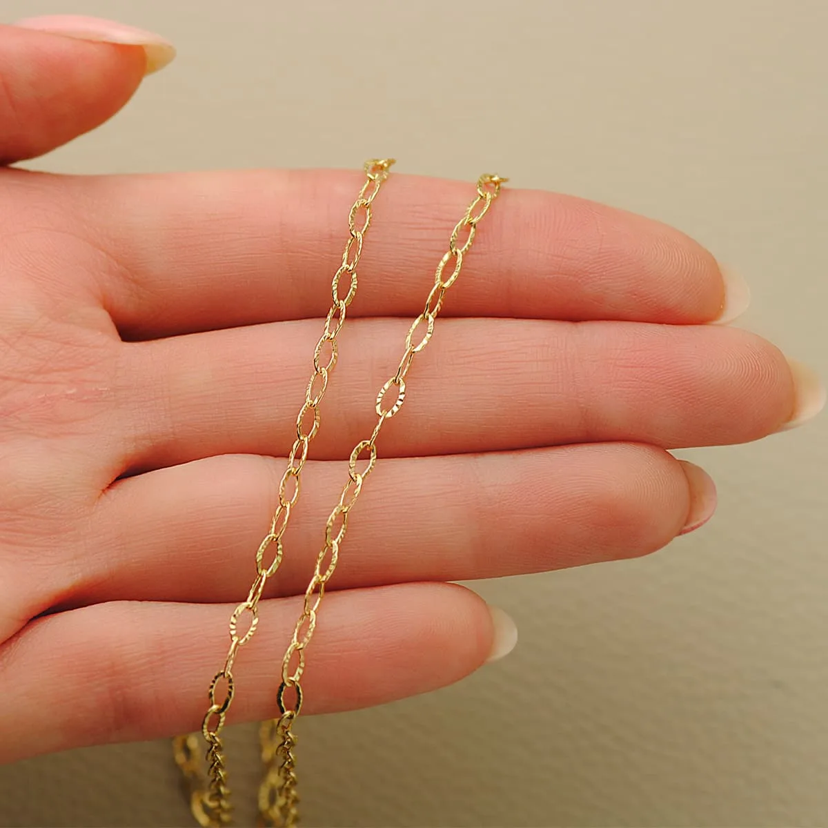 18K CADENA ORO AMARILLO FORZADA TALLADA HUECA LARGO 45CM ANCHO 2.5 MM — vista 3
