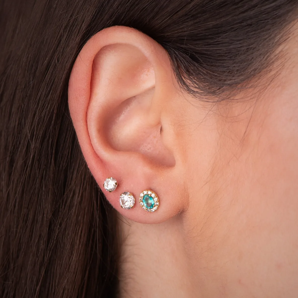 18K PENDIENTES ORO AMARILLO PIEDRA OVAL TOPACIO PARAIBA Y CIRCONITAS. 6,5 X 5,5 MM. CIERRE PRESION — vista 2
