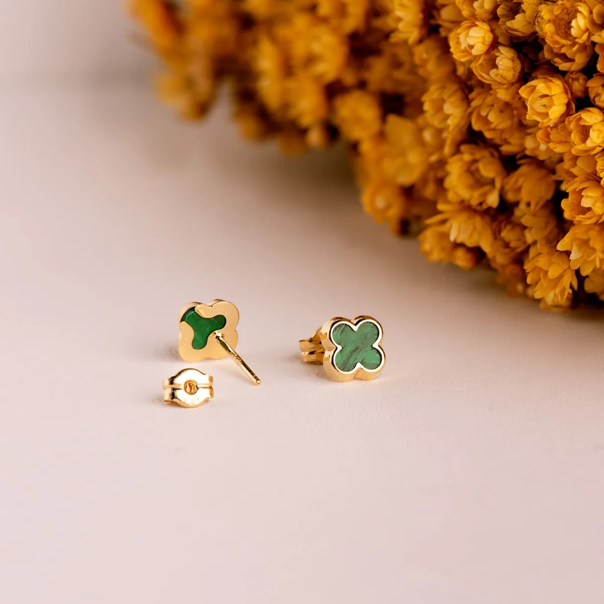 18K PENDIENTES ORO AMARILLO TREBOL CON MALAQUITA 7X7 MM. CIERRE PRESION — vista 3