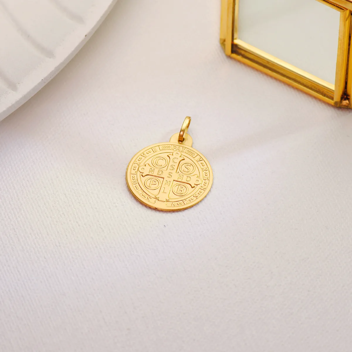 18K MEDALLA ESCAPULARIO ORO   SAN BENITO MONJE 24 MM MATIZADO — vista 3