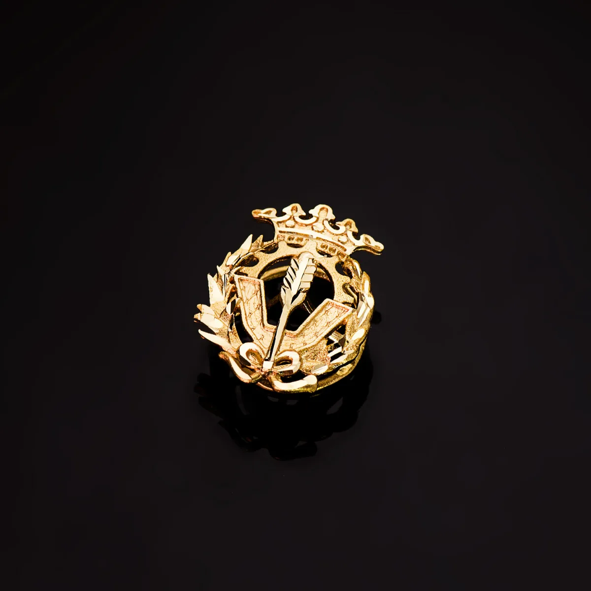 18K INSIGNIA ORO AMARILLO CIENCIAS POLITICAS Y ECONOMICAS 18 X 14 MM — vista 2