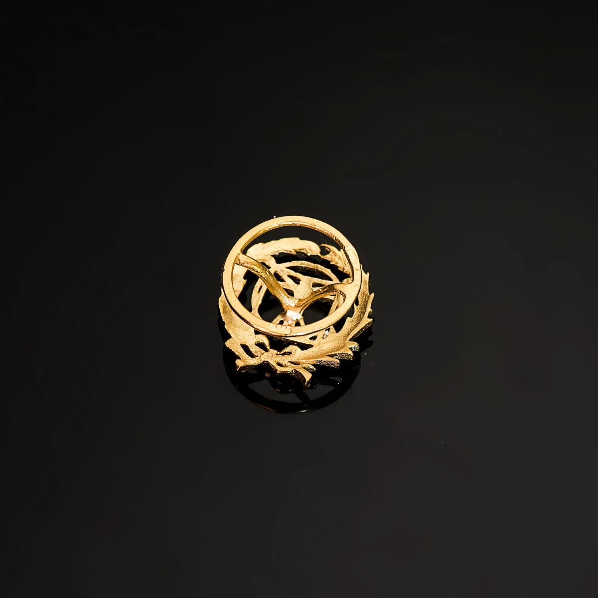 18K INSIGNIA ORO AMARILLO BELLAS ARTES. 15 X 14 MM — vista 3