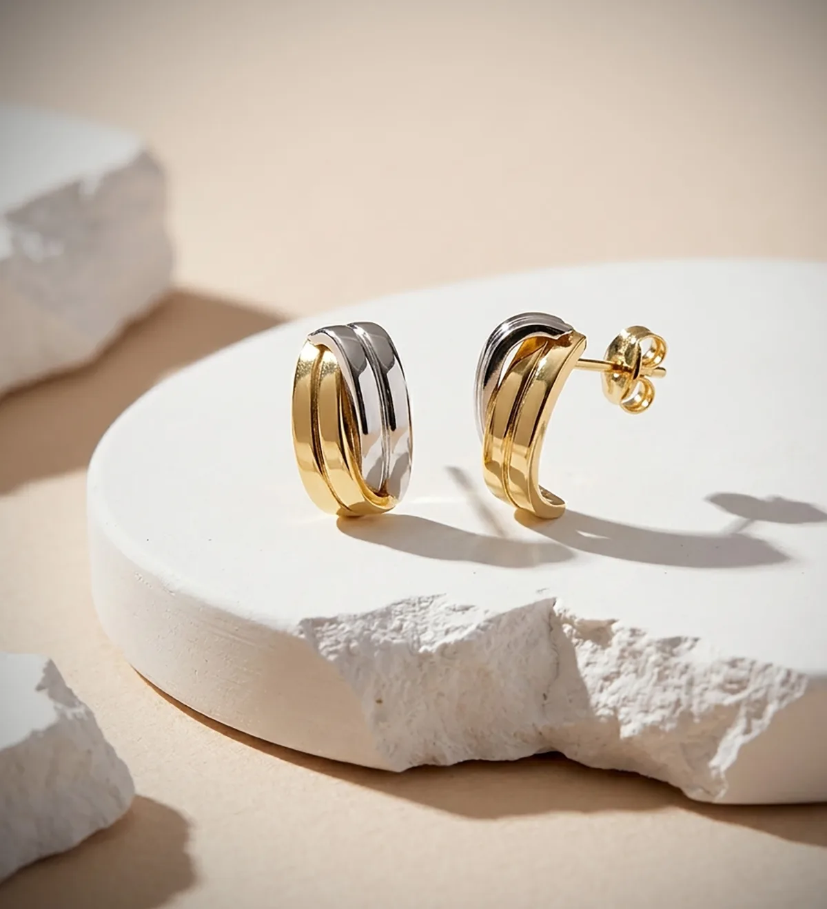 18K PENDIENTES ORO BICOLOR BANDAS LISAS. 13X7 MM CIERRE DE PRESION. — vista 2