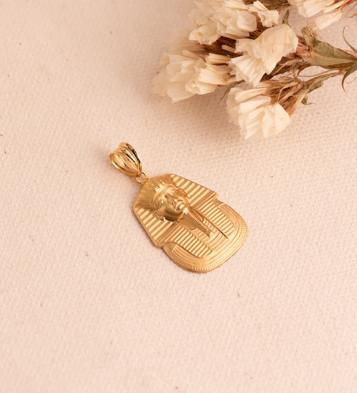 18K COLGANTE ORO AMARILLO EGIPCIO TUTANKAMON MATIZADO. 24X18 MM — vista 2
