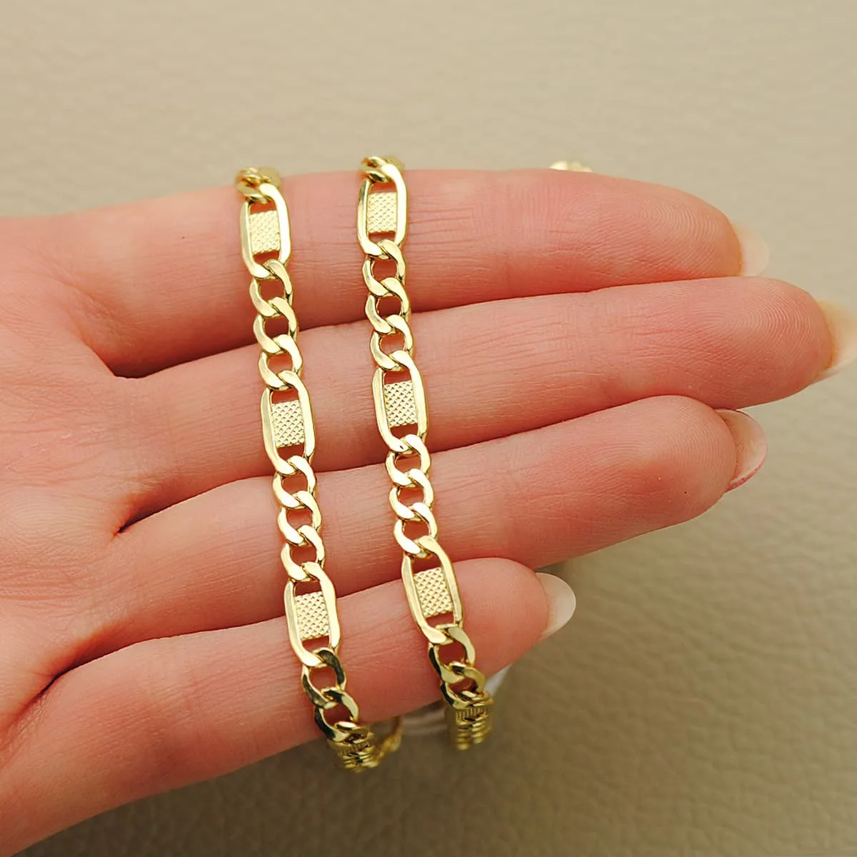 18K CADENA CARTIER ORO AMARILLO ESLABONES HUECOS 3X1. LARGO 60CM ANCHO 5 MM — vista 3