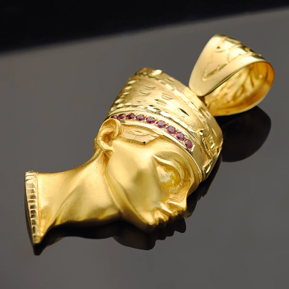 18K COLGANTE EGIPCIO ESFINGE NEFERTITI GIGANTE CON CIRCONITA ROJAS ORO AMARILLO. 50 X 35 MM — vista 3