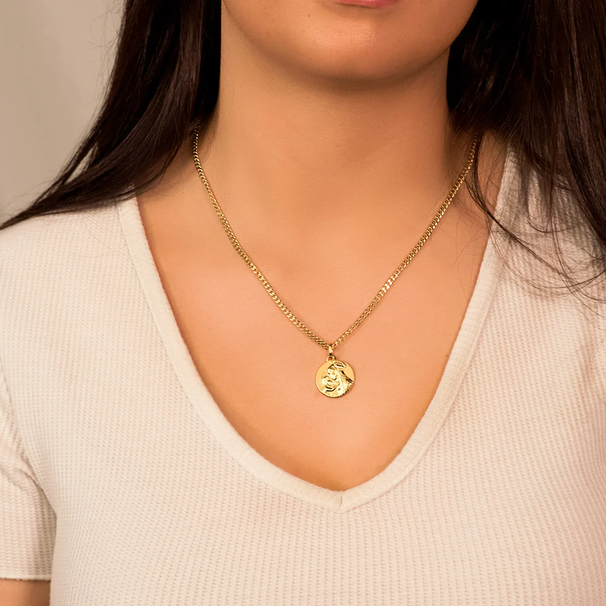 18K MEDALLA ORO AMARILLO MADRE DIVINA TERNURA BRILLO Y MATE 18 MM — vista 2