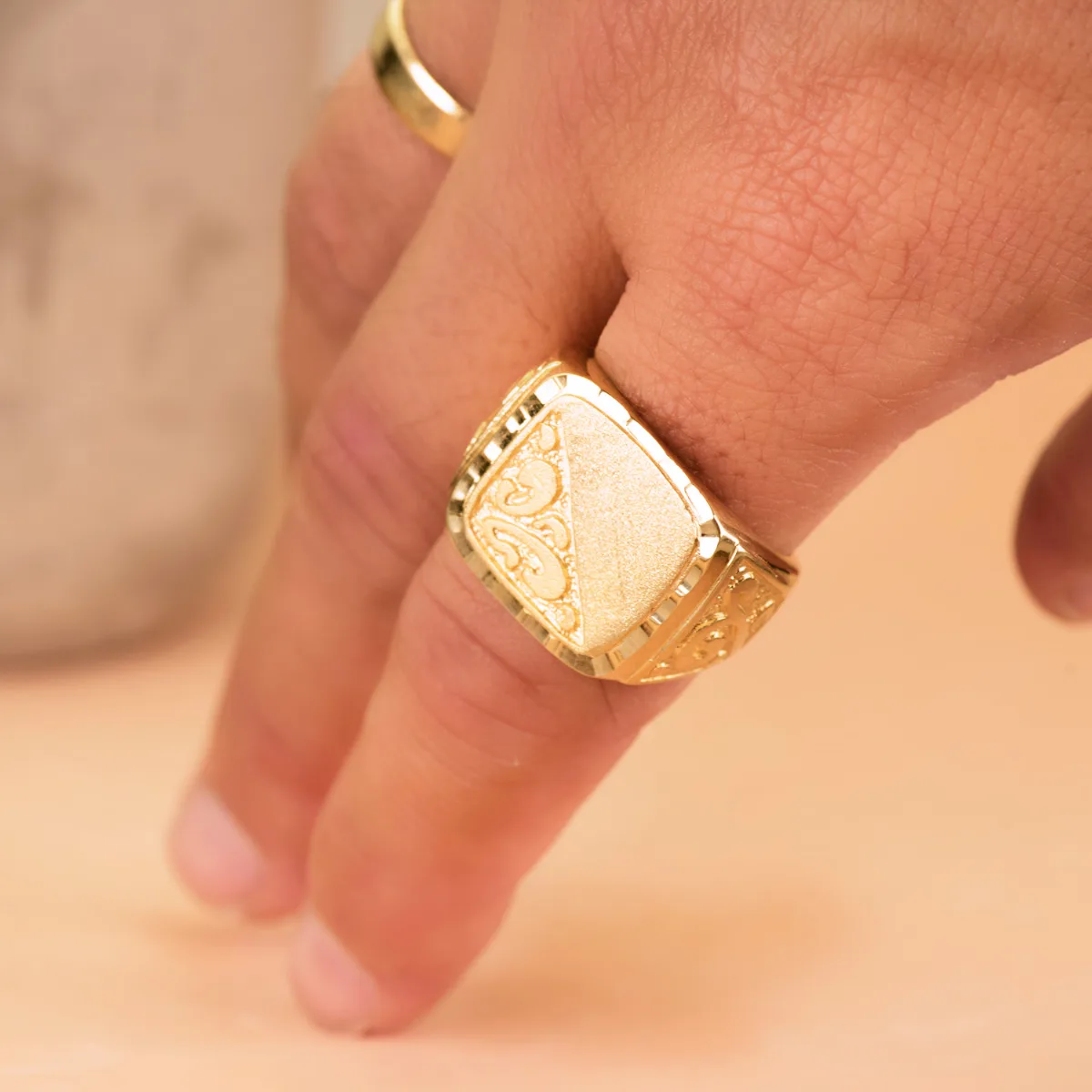 18K SELLO ORO AMARILLO CABALLERO MACIZO TALLADO BRILLO CABEZA: 20X19 MM — vista 3
