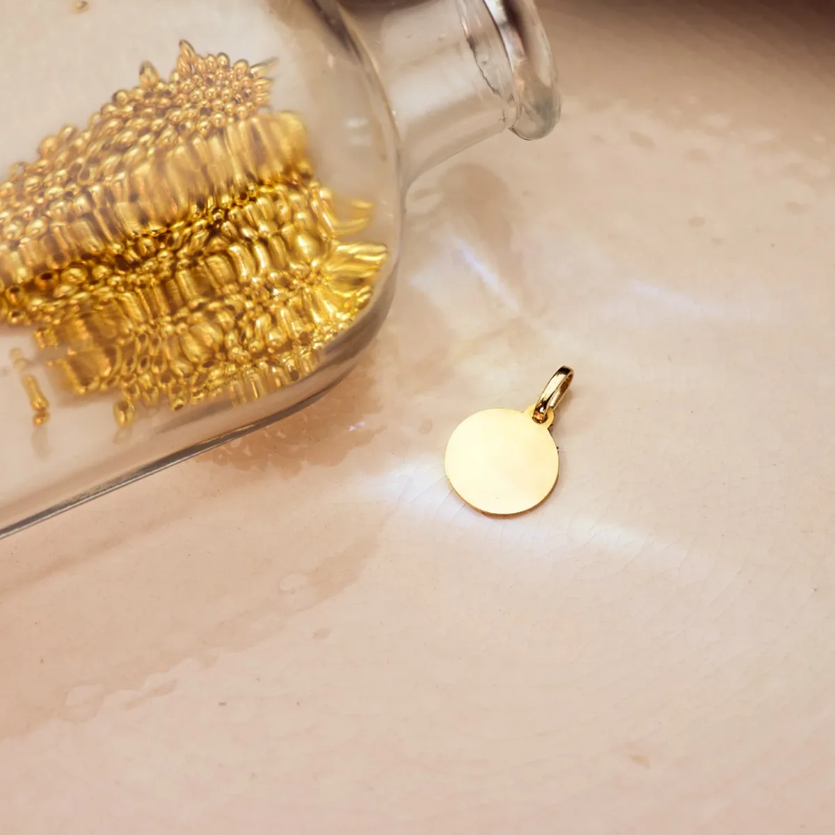 18K MEDALLA ORO AMARILLO VIRGEN DEL PERPETUO SOCORRO BISEL 12 MM — vista 3