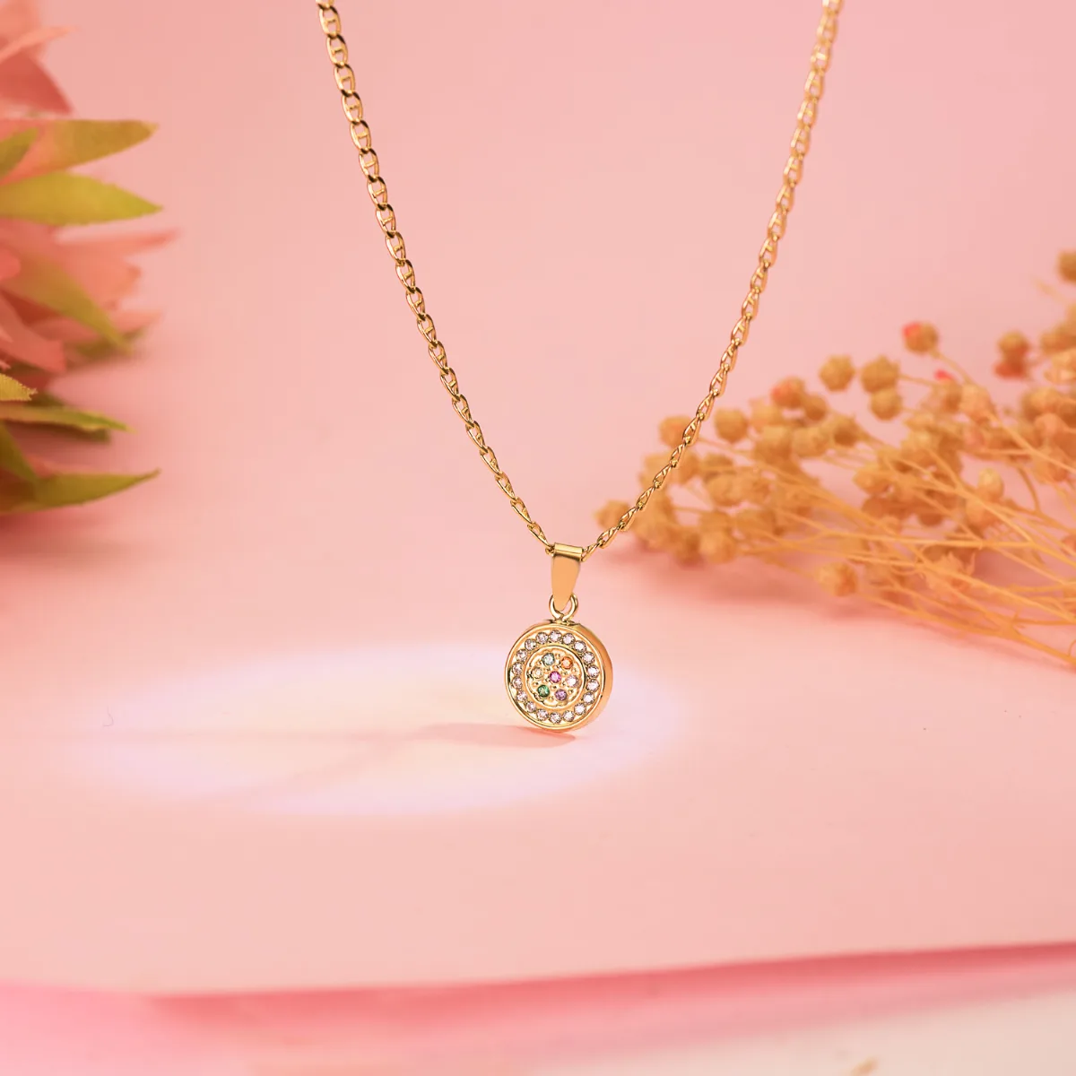 18K COLGANTE ORO AMARILLO CON CIRCONITA BLANCAS Y MULTICOLOR. DIAMETRO: 9MM — vista 2