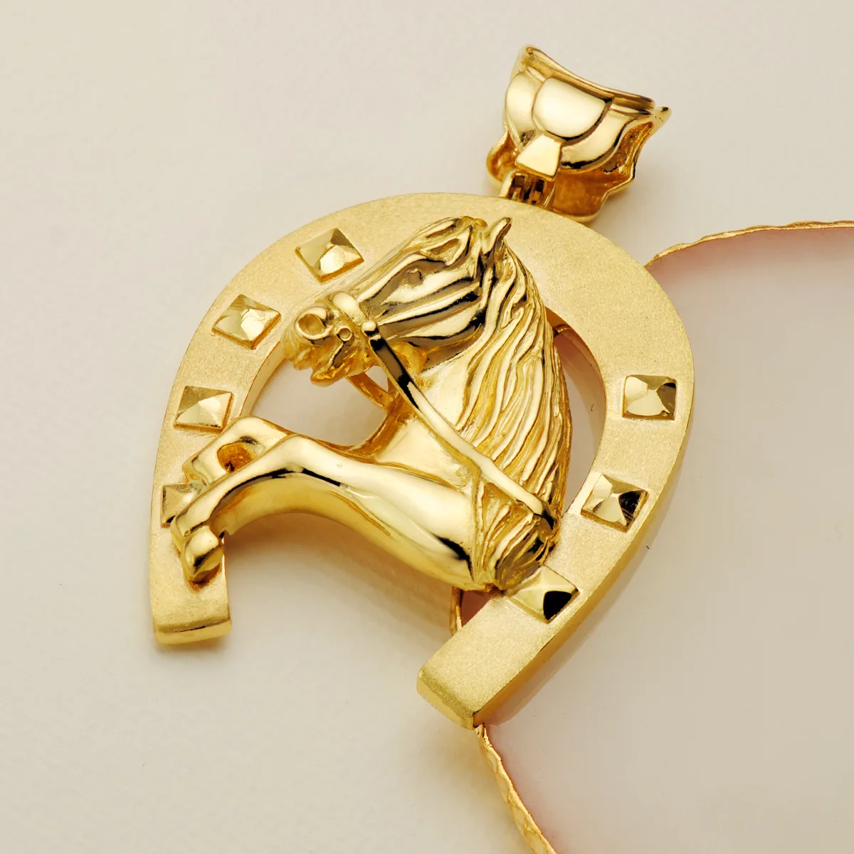 18K COLGANTE ORO AMARILLO HERRADURA CON CABALLO 60X50 MM — vista 3