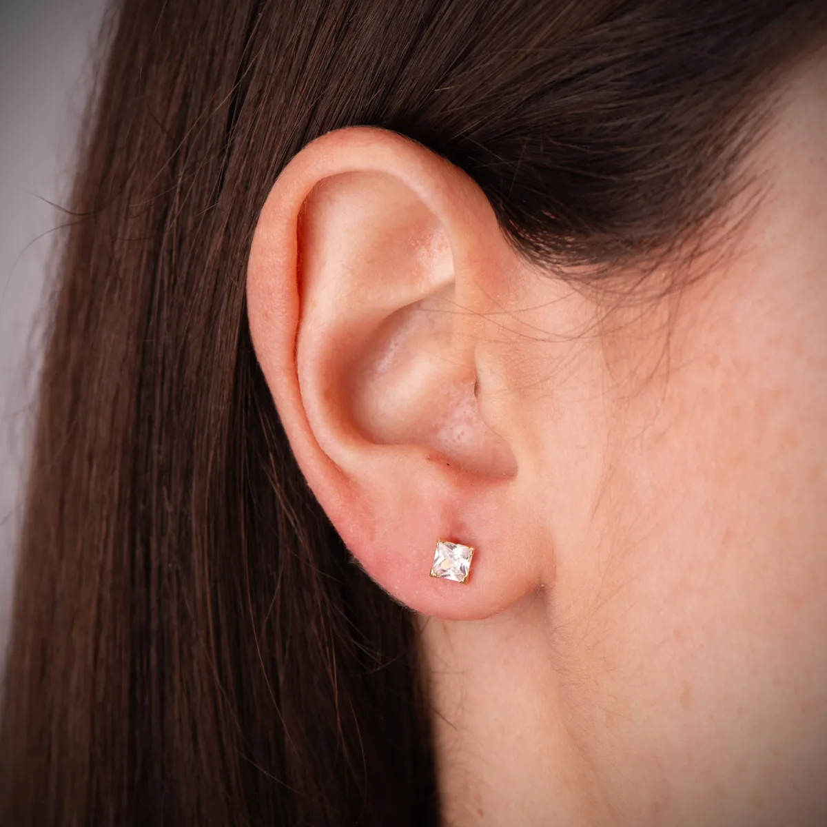 18K PENDIENTES ORO AMARILLO CIRCONITA CUADRADA CON 4 GARRAS. ANCHO: 3,5MM. CIERRE TUERCA — vista 2