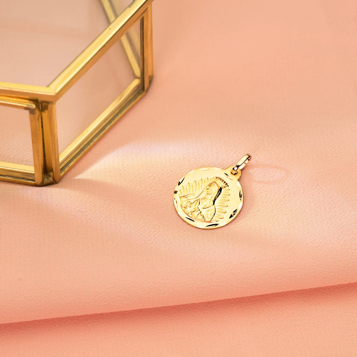18K MEDALLA ORO AMARILLO VIRGEN DE GUADALUPE TALLADA 18 MM — vista 2