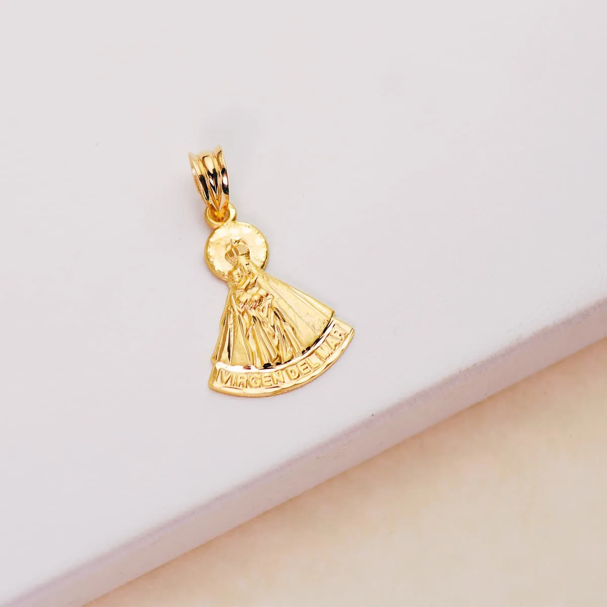 18K MEDALLA ORO AMARILLO VIRGEN DEL MAR SILUETA TALLADA 20X17 MM — vista 2